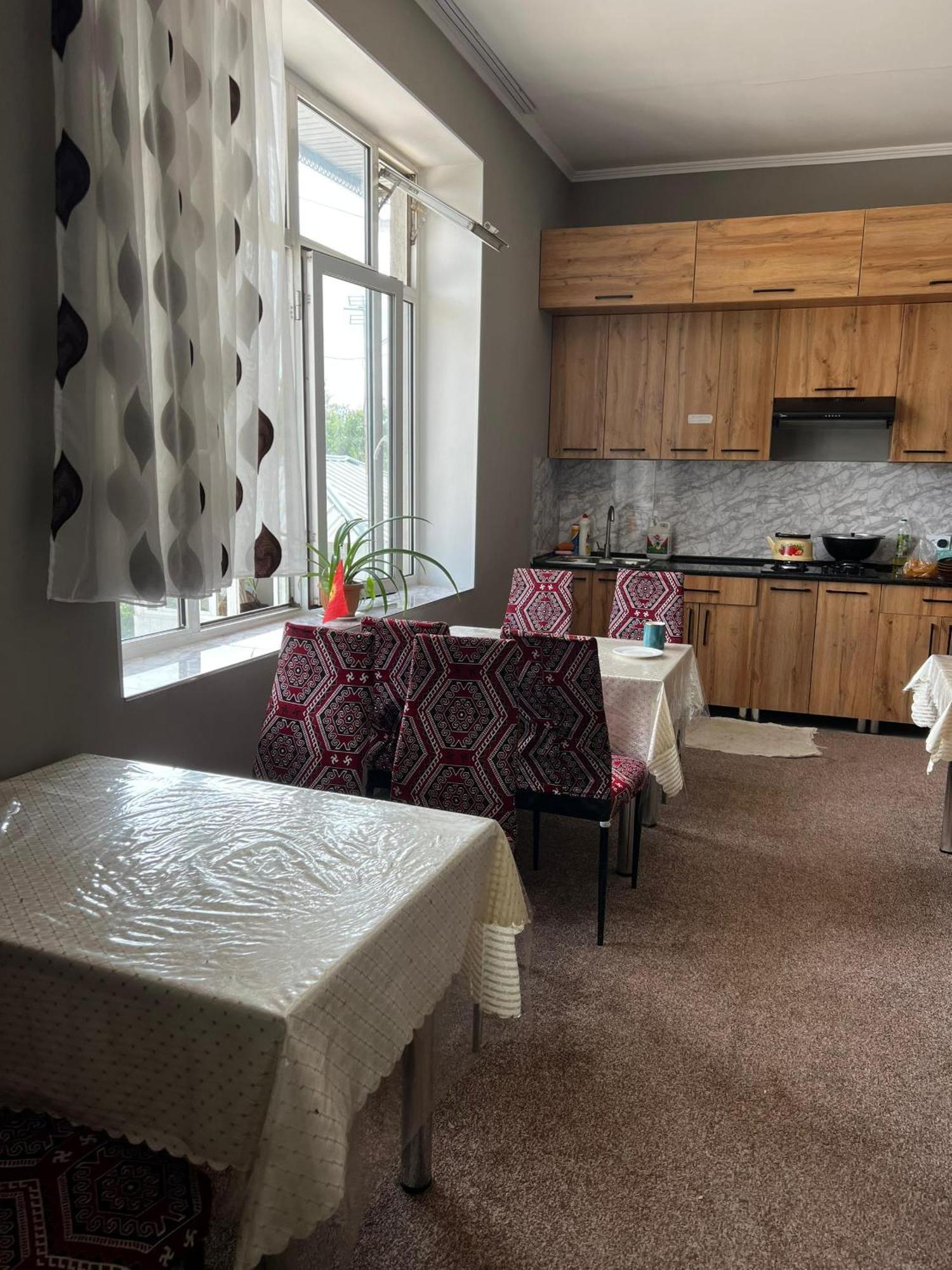 Sunny Hostel 오쉬 외부 사진